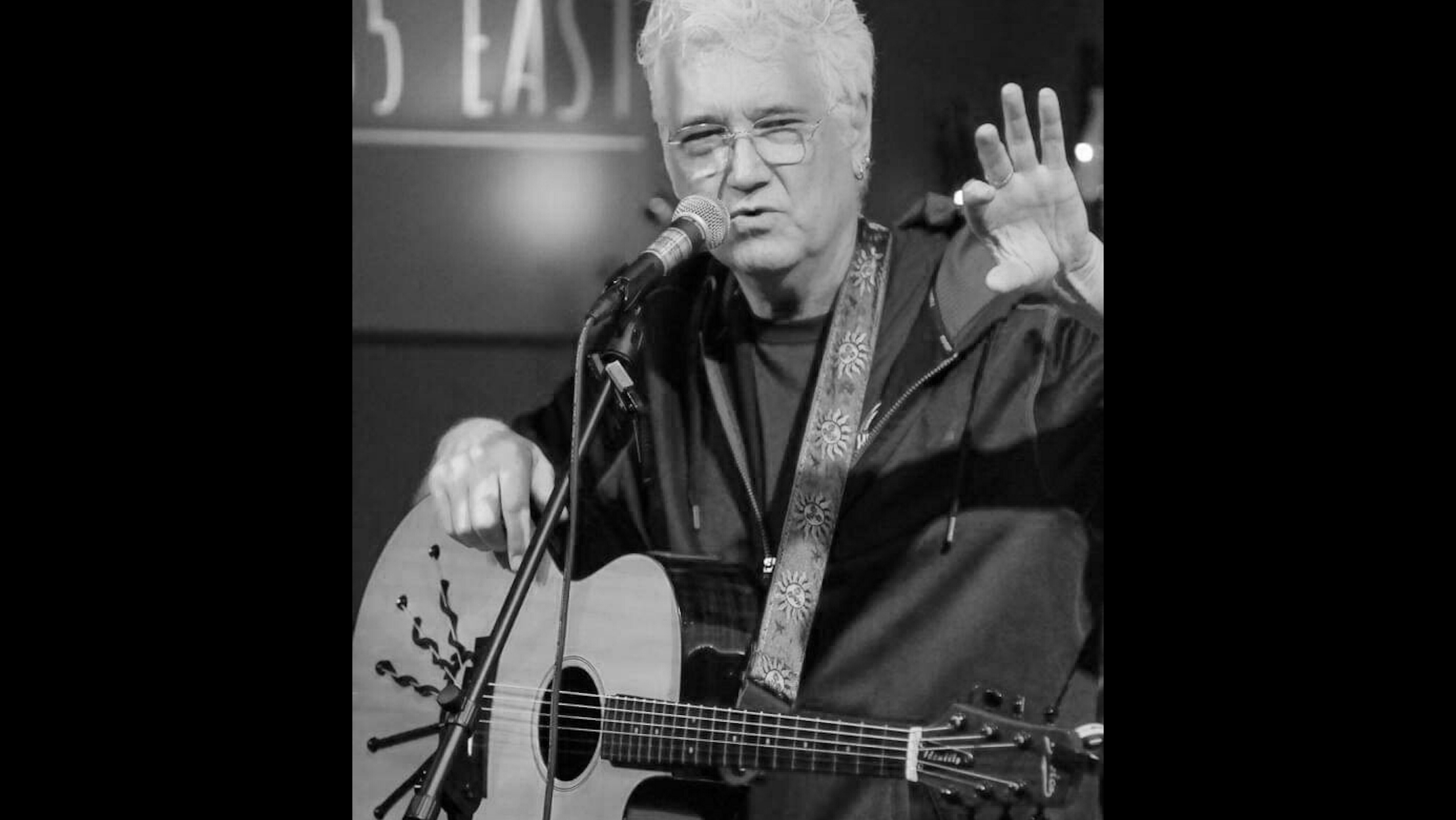 20190130_052127_Lowy_GigTheLivingRoom_edited_Ardmore-PA